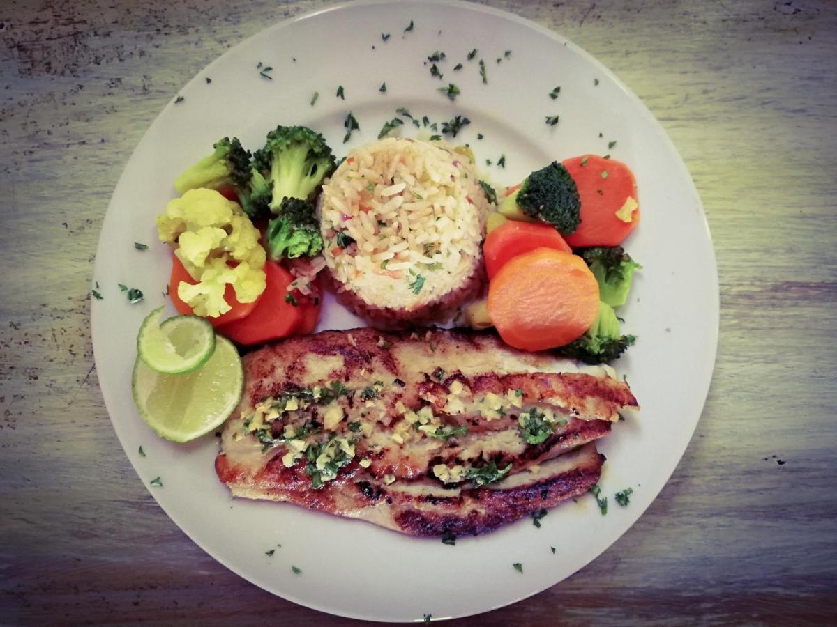 Tapas & Surf Hotel Petacaltepe Luaran gambar